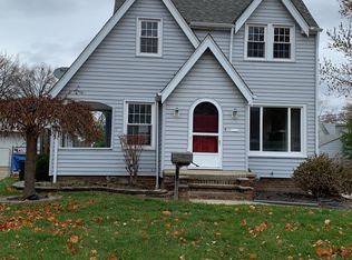 305 E 322nd St, Willowick, OH 44095