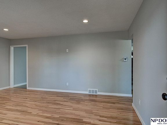 4th image of 6617 Grover St