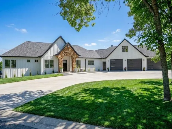 7193 12th St NW, Willmar, MN 56201
