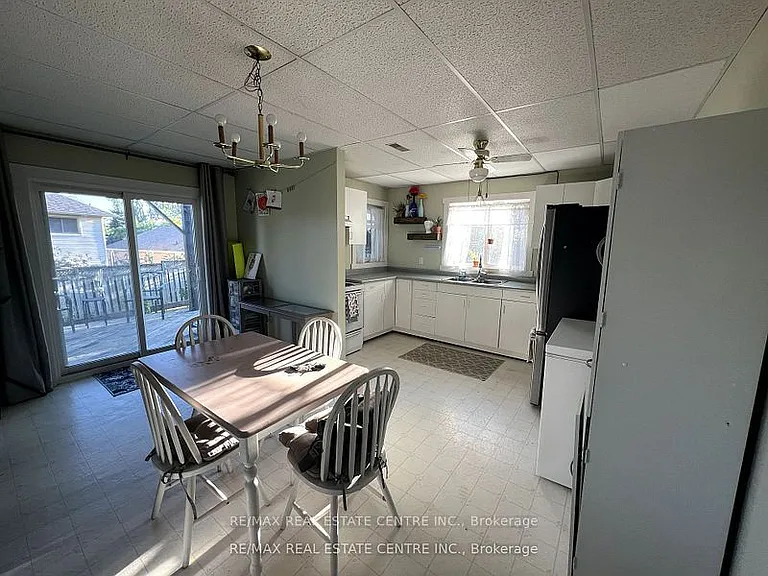 22 Lawton Ct — Photo 4