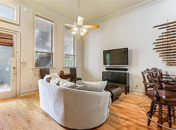 3rd image of 8416 Oak St APT F