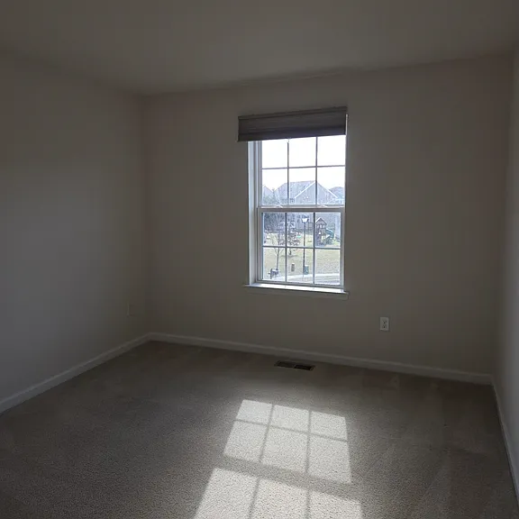 303 Ellis Ct — Photo 15
