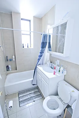Rented by Jonis Realty | media 10