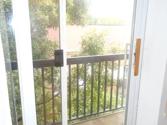 Rented by 18 REALTY | media 15