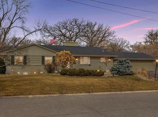 6800 Brook Dr, Edina, MN 55439