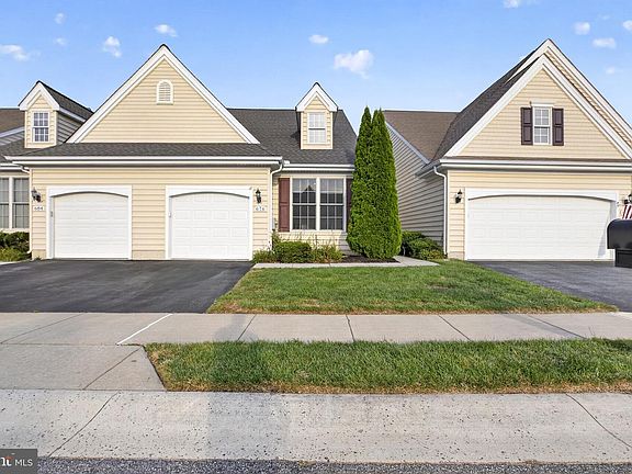 3rd image of 676 Sorrell Cir