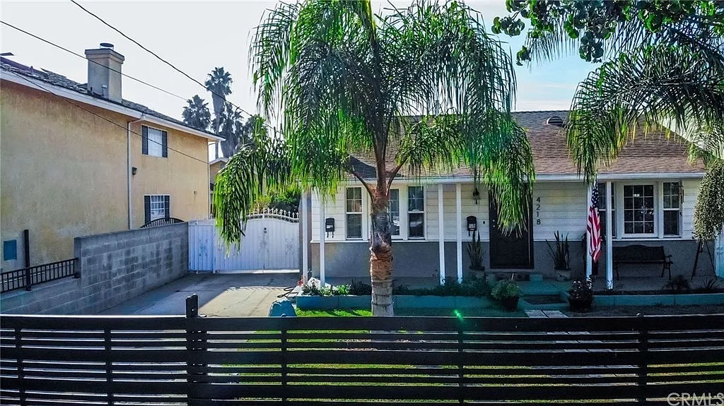 1 bed, $2,300 — Photo 1