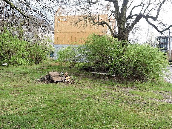 4th image of 1557 Yandes St