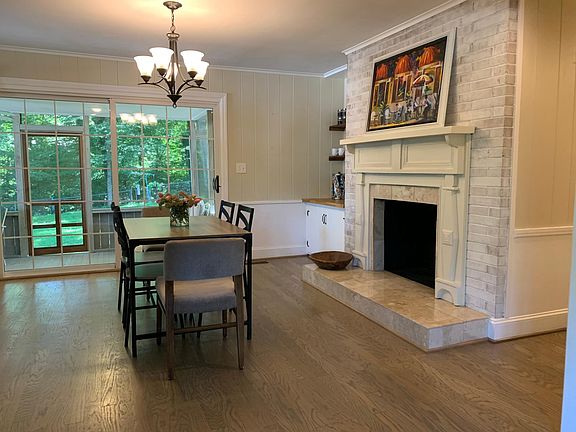 4th image of 2623 Fairlawn Dr