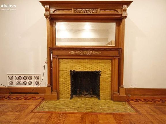 3rd image of 636 W End Ave #2R