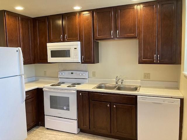 1st image of 1515 S 39th St #A