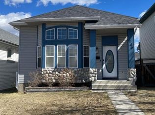149 W Hidden Ranch Rd NW, Calgary, AB T3A 5S6