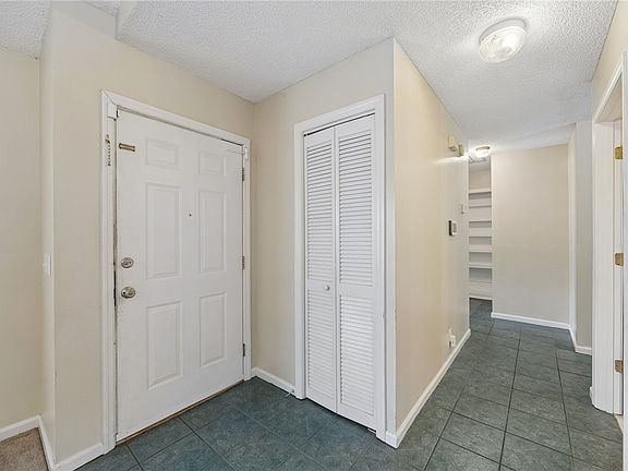 3rd image of 226 Greenbriar Rd