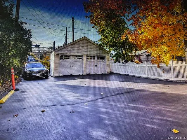 40 S Bayles Ave #UPPER — Photo 8