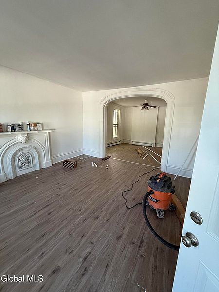 5th image of 296 Saratoga Street