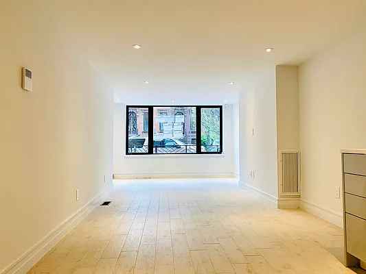 Rented by Blue Egg Realty Corp | media 55