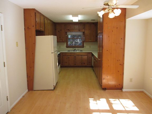 2nd image of 226 Valley Brook Dr