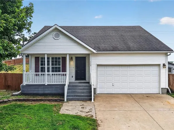 1709 Chadwick Cv, Louisburg, KS 66053