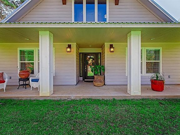 4th image of 161 Hall Dr S
