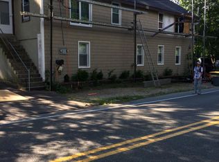 88 N Woodhull Rd, Huntington, NY 11743