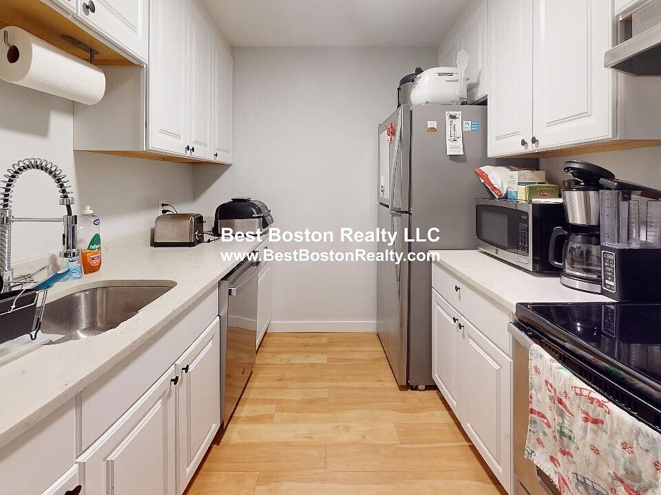 1st image of 19 Central Rd #16