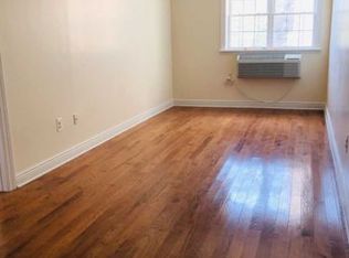 386 E 195th St, Bronx, NY 10458