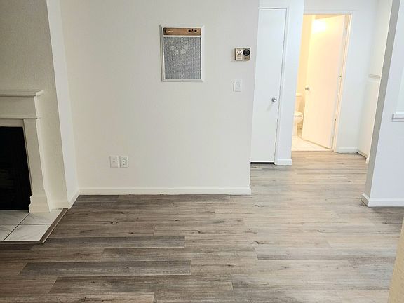 3rd image of 4276 S Centinela Ave #303