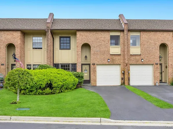 162 Southgate Circle, Massapequa Park, NY 11762