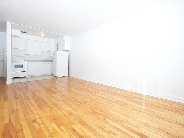 358 McArthur Ave — Photo 15