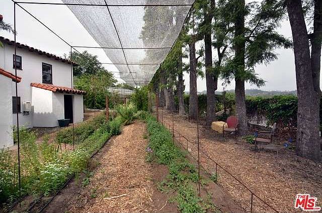 1st image of 2833 Shadowlawn Ave