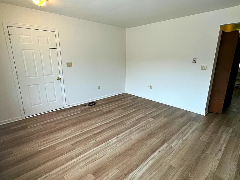 108 Bradford Dr — Photo 7