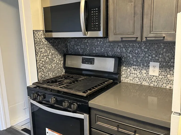 2816 N Main St — Photo 2
