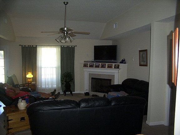 2nd image of 124 Magnolia Cir