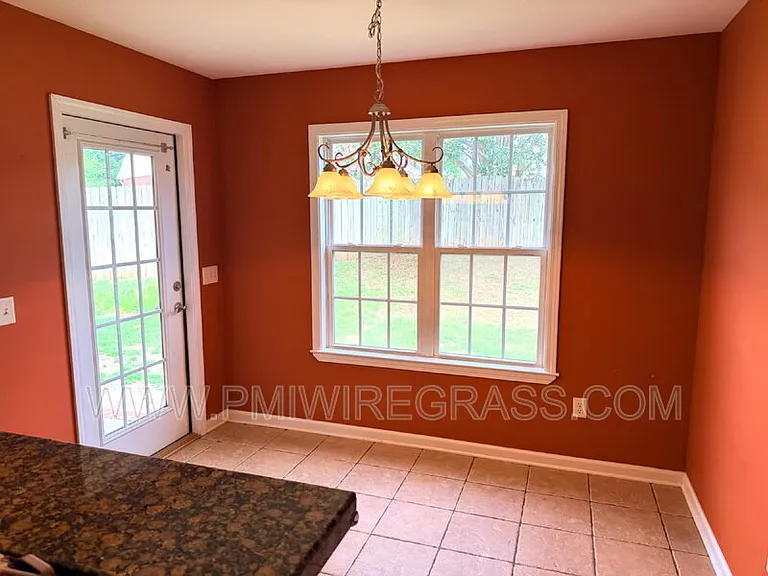 201 Windsor Garden Dr — Photo 16