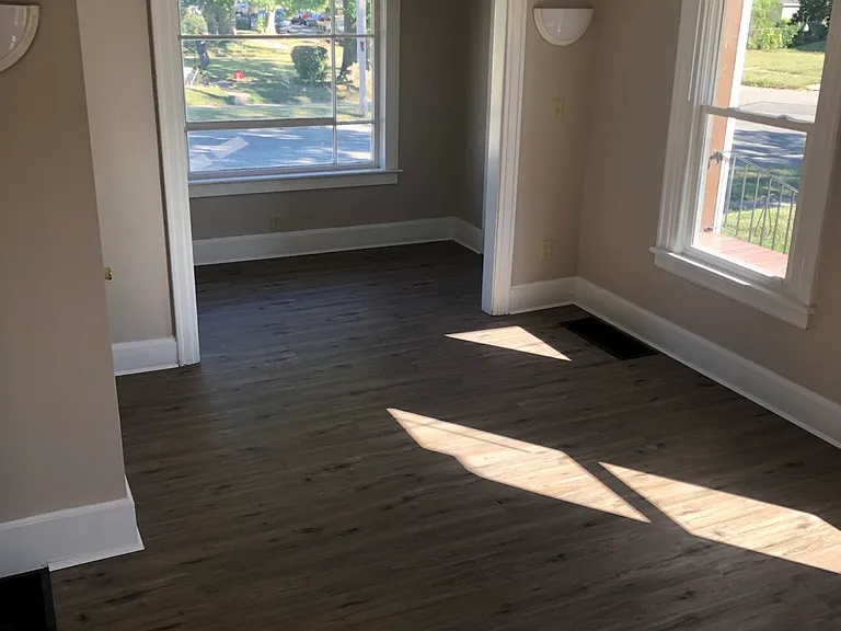 719 15th Ave — Photo 1