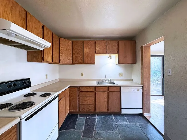 1180 E 37th Ave — Photo 48