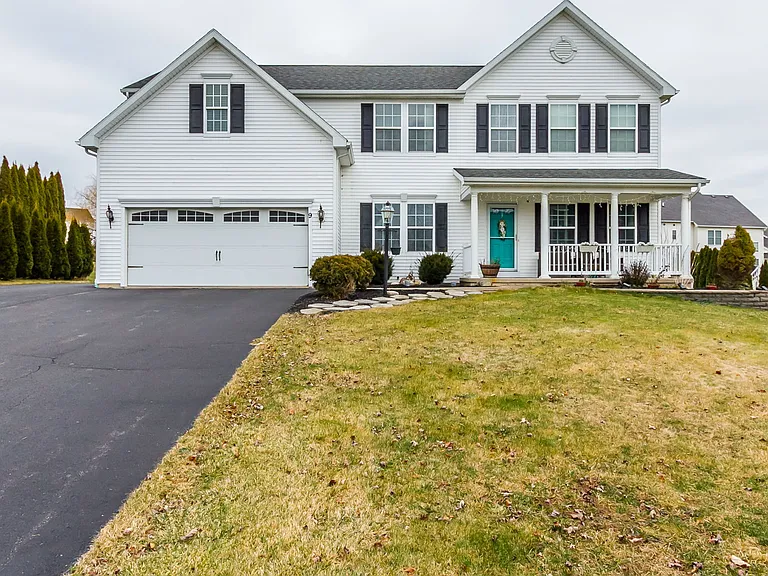 9 Chriswell Ln — Photo 2