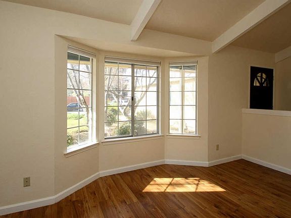 4th image of 7628 N Woodrow Ave