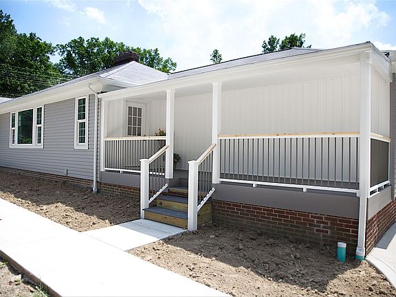 3rd image of 26327 Hilliard Blvd