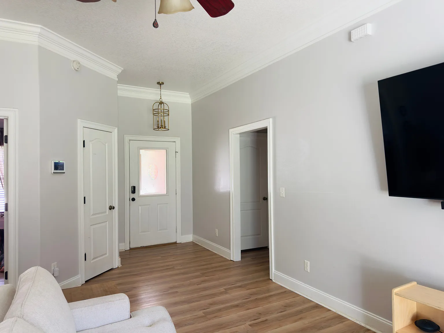 4 bed, 2.0 bath, 1487 sqft, $2,250 — Photo 2