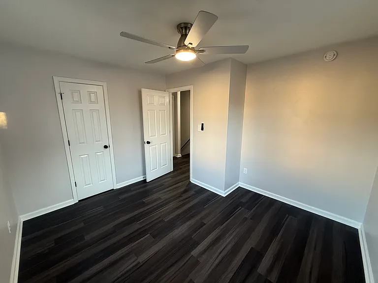 6209 Geneva Way #B — Photo 2