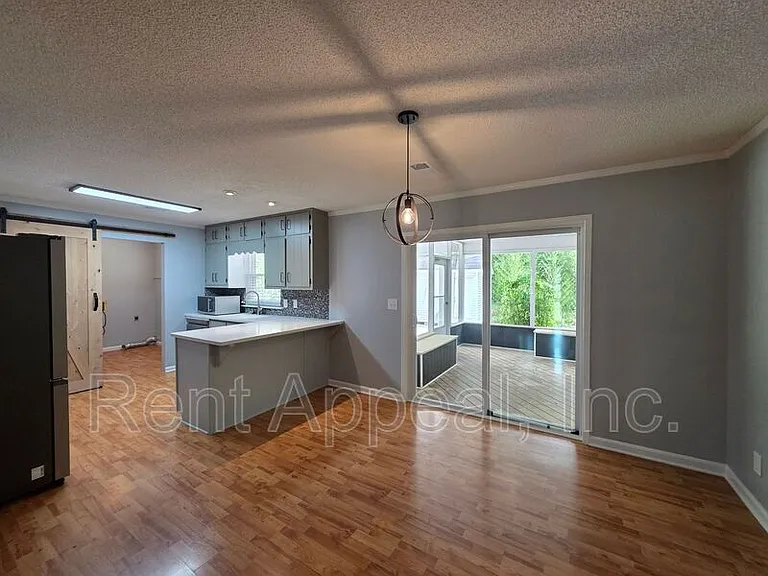 102 Park Place Dr — Photo 5