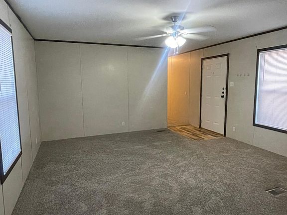 3rd image of 2201 S Pearl St #32