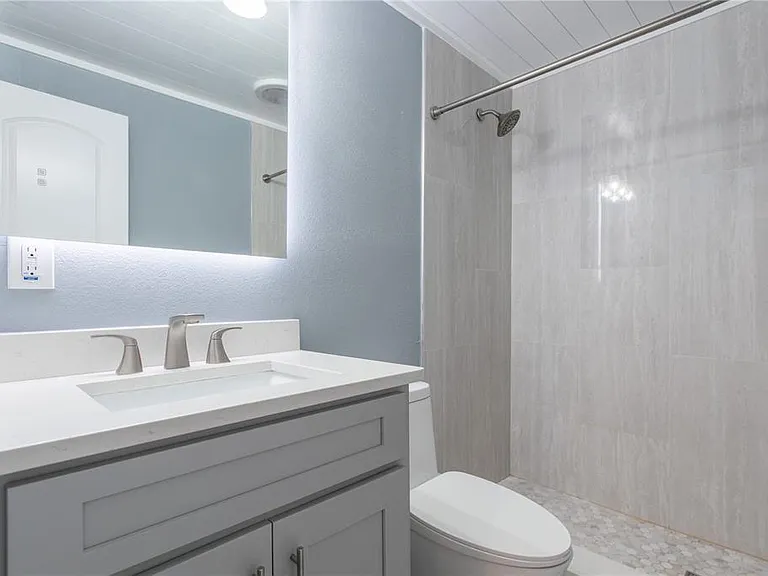 2021 Valley Dr — Photo 34