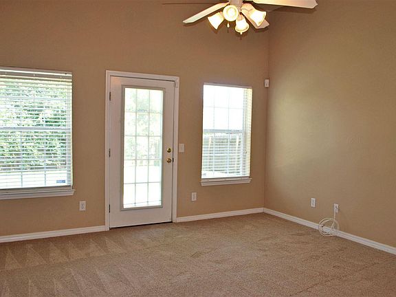 4th image of 2490 Portobella Pl