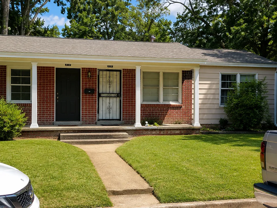 152 Segura Ave #1