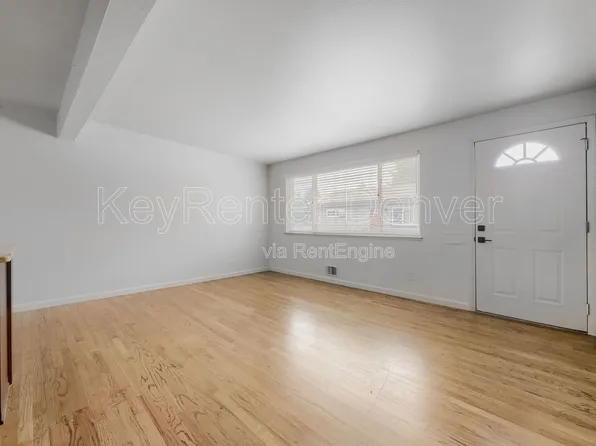 221 S Holly St, Denver, CO 80246