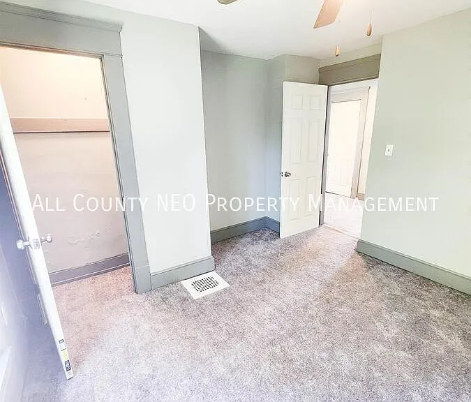 10639 Dupont Ave — Photo 13