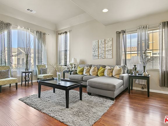 3rd image of 4022 Lariat Dr