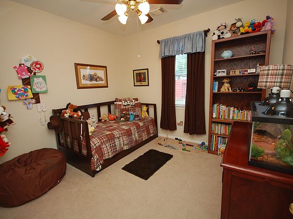 4th image of 207 Rolling Springs Ln